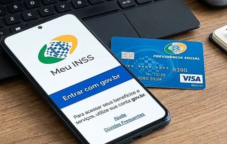 Aplicativo Meu INSS e cart&atilde;o do benefici&aacute;rio.