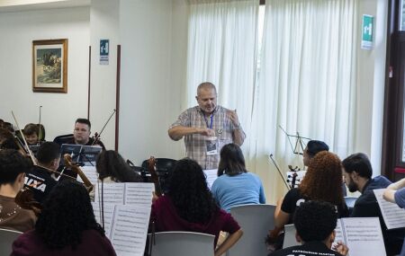 Maestro pernambucano Lanfranco Marcelletti Jr. ministrar&aacute; a aula inaugural.