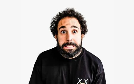 Murilo Couto apresenta "Um Show Sobre Casamento" no Teatro Rio Mar.