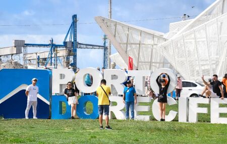 O concurso Lentes do Cais celebra os 108 anos do Porto do Recife.