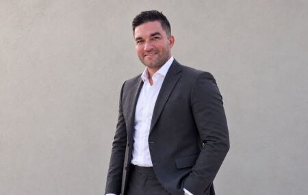 Renan Bastos, especialista em rel&oacute;gios de luxo e fundador da RC Crown.