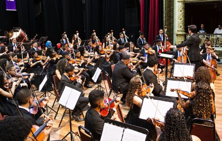 Orquestra Sinf&ocirc;nica Infantojuvenil Crian&ccedil;a Cidad&atilde; se apresenta no Recife.