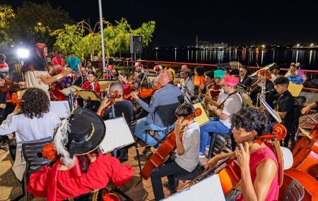 A iniciativa leva m&uacute;sica instrumental a diferentes espa&ccedil;os p&uacute;blicos.