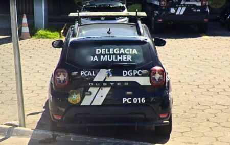 Homem foi conduzido &agrave; Delegacia Especializada de Atendimento &agrave; Mulher, em Macei&oacute;.