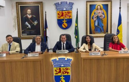 C&acirc;mara de Olinda tem nova Mesa Diretora para o bi&ecirc;nio 2027-2028