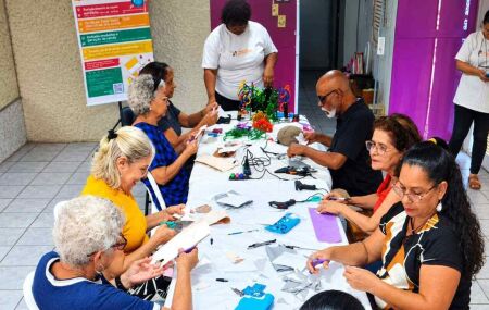 Oficina gratuita de Adere&ccedil;os Carnavalescos.