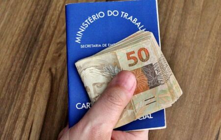 Pagamento do 13&ordm; sal&aacute;rio dos trabalhadores.
