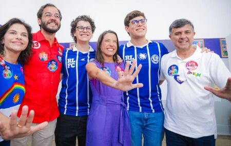 "Fizemos muito, mas ainda temos muitas coisas a fazer", diz Raquel Lyra durante vota&ccedil;&atilde;o em Caruaru.
