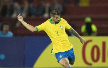 Santa Cruz segue atento ao mercado e pode fechar com zagueiro campe&atilde;o ol&iacute;mpico.
