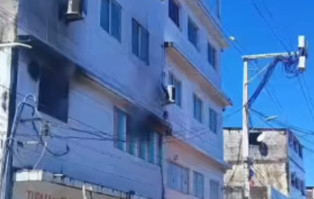 Inc&ecirc;ndio atinge ONG em Bras&iacute;lia Teimosa, no Recife, ap&oacute;s explos&atilde;o de botij&atilde;o de g&aacute;s 