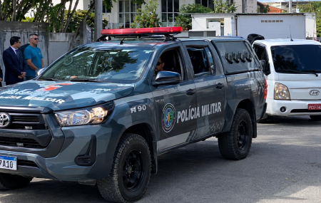 Comboio da PMPE realiza seguran&ccedil;a nas distribui&ccedil;&otilde;es de urnas 