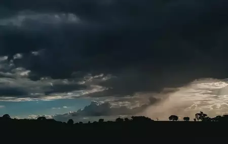 C&eacute;u fechado , alerta de tempestade 