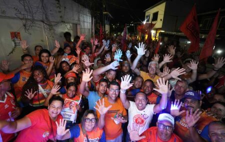 Professor Lup&eacute;rcio faz caminhada em Sapucaia e destaca obras realizadas em Olinda. 