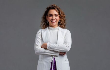 Dra. Adriana Gois Machado, formada pela UFPE, passou concentrar sua atua&ccedil;&atilde;o em est&eacute;tica m&eacute;dica. 