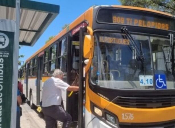 Onibus no Grande Recife. 