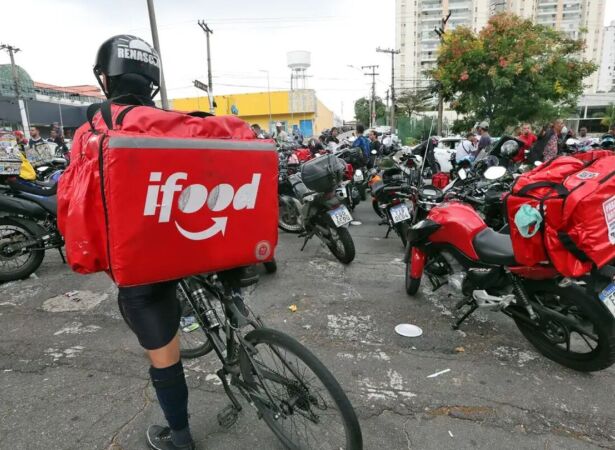 Cerca de 2 milh&otilde;es de pessoas trabalharam por meio de aplicativos (apps) no pa&iacute;s em 2025. 