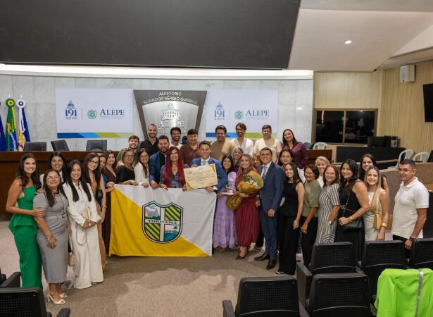 Pr&ecirc;mio entregue a prefeitura de Toritama ''Amiga da mulher''