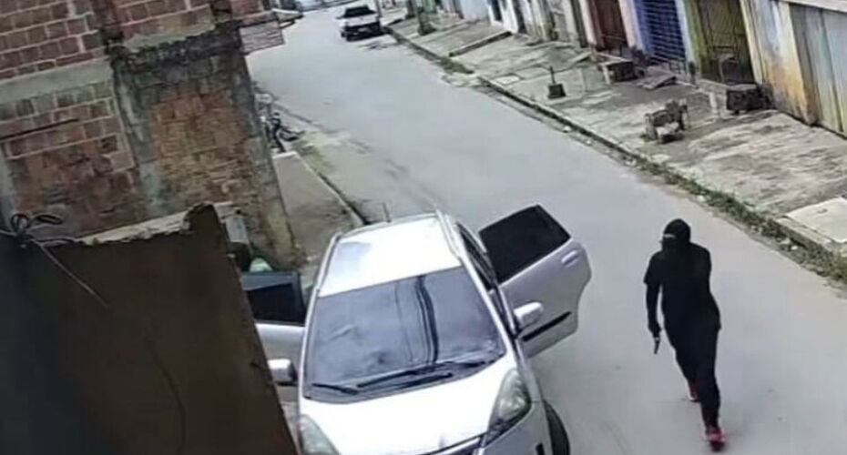 Crime aconteceu em plena luz do dia, no bairro da Guabiraba, nesta quarta-feira (10) (Reprodução/Redes Sociais)
