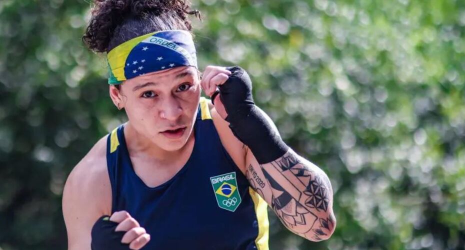 MEDALHA GARANTIDA! Bia Ferreira vence holandesa e garante primeiro pódio do Brasil no BOXE.