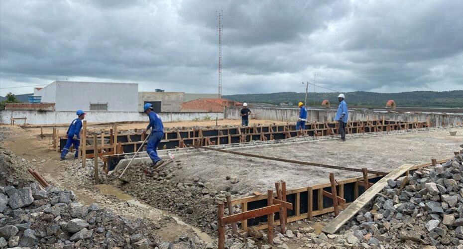 Compesa inicia obra para instalação de nova estação em Caruaru.