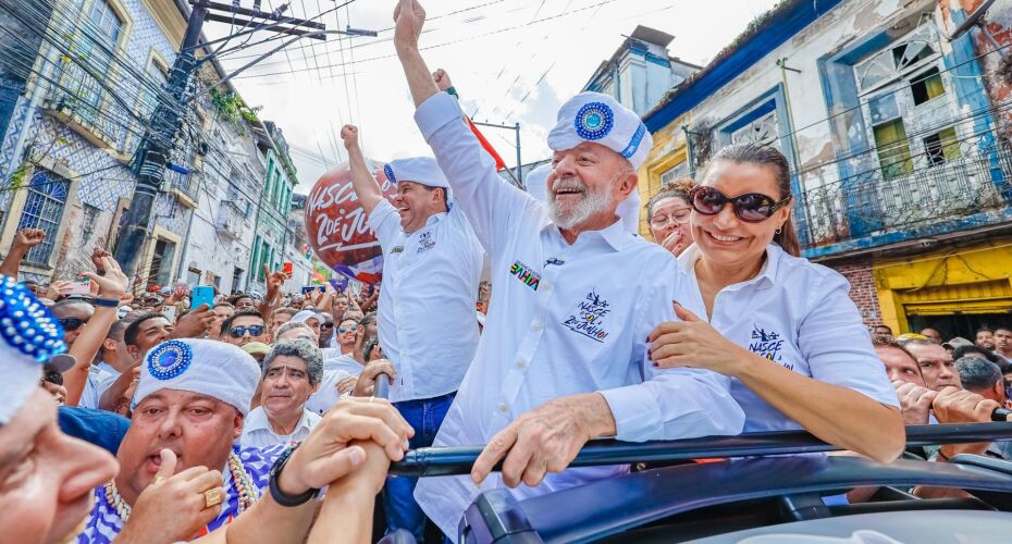 Lula durante a caminhada de Dois de Julho, em Salvador (BA).