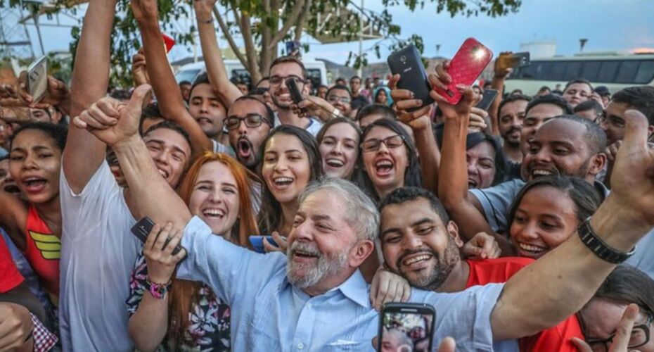 IPEC Avaliação positiva do governo Lula sobe de 33% para 37% .