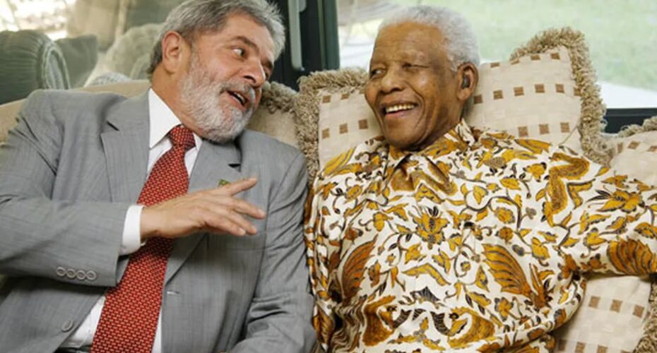 Lula com Nelson Mandela durante encontro em Maputo, Moçambique, em 2008.