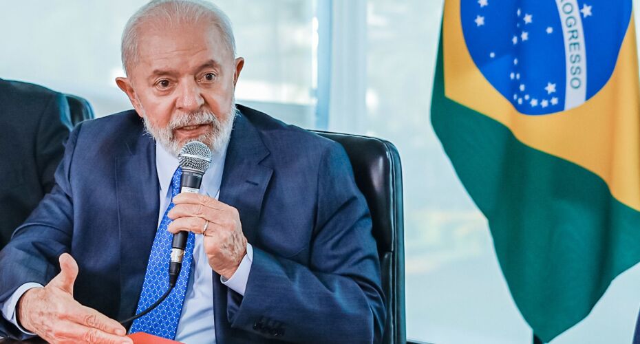 Lula comete gafe e diz que tudo bem se o cara for corintiano e bater na mulher.