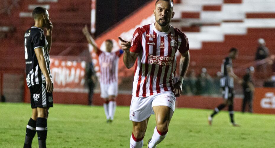 NÁUTICO X ATHLETIC saiba onde assistir, horário e escalações.