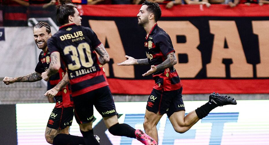 Fabricio Dominguez marcou dois gols na vitória do Sport sobre a Ponte Petra.