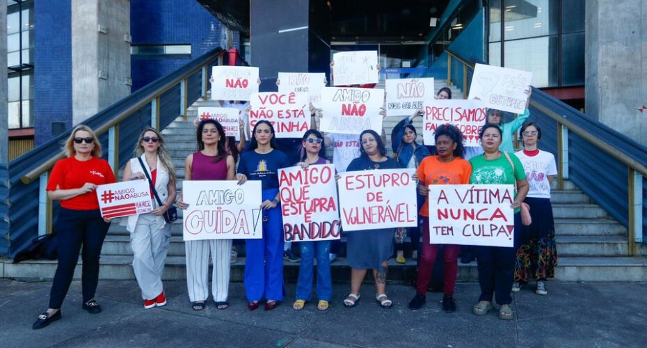 Protesto contra Rodrigo Carvalheira.