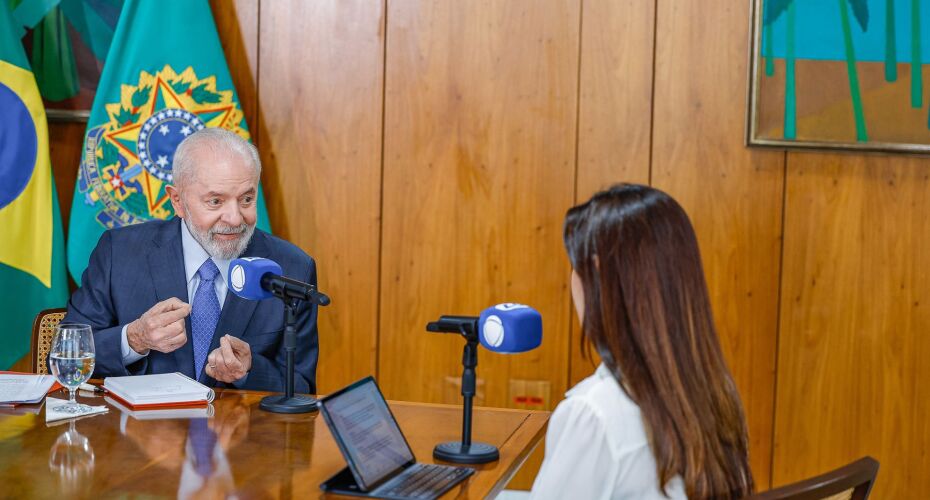 Entrevista de Lula a Record, que foi ministrada pela jornalista Renata Varandas.