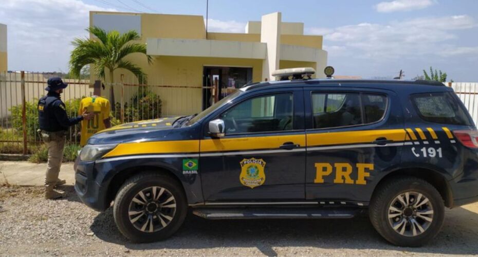 Adolescente é resgatado pela PRF após ser esquecido em posto de combustível