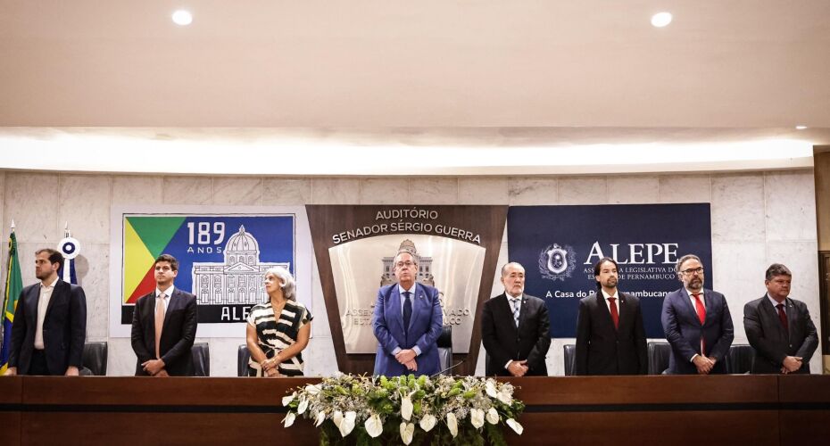 Alepe homenageia Eduardo Campos e sessão solene.