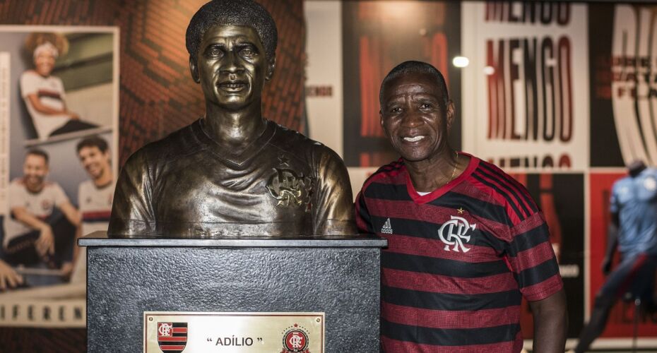 ADÍLIO, ídolo do FLAMENGO, é internado com quadro AVANÇADO de CÂNCER. foto: Paulo Reis / Flamengo.