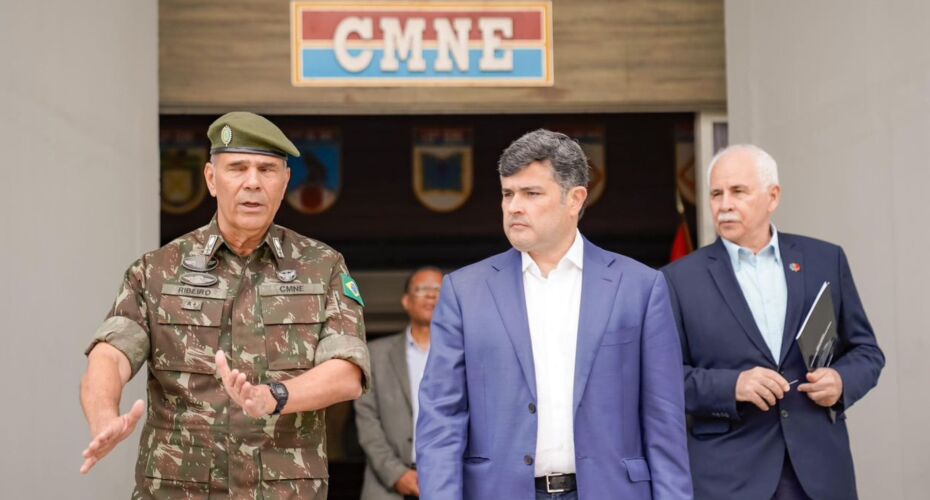 Eduardo da Fonte em visita ao Comando Militar do Nordeste.