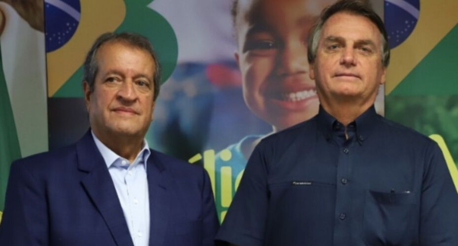 Valdemar Costa Neto ao lado de Jair Bolsonaro.