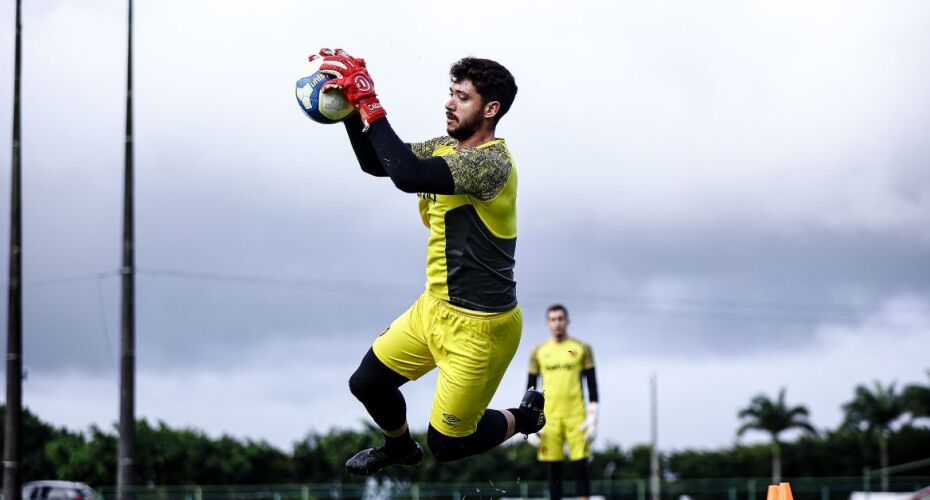 Caique França, goleiro do Sport 