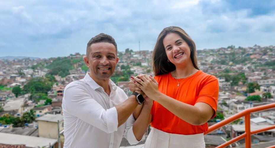 Candidata à Prefeitura de Olinda, Mirella Almeida e vice-candidato Chiquinho