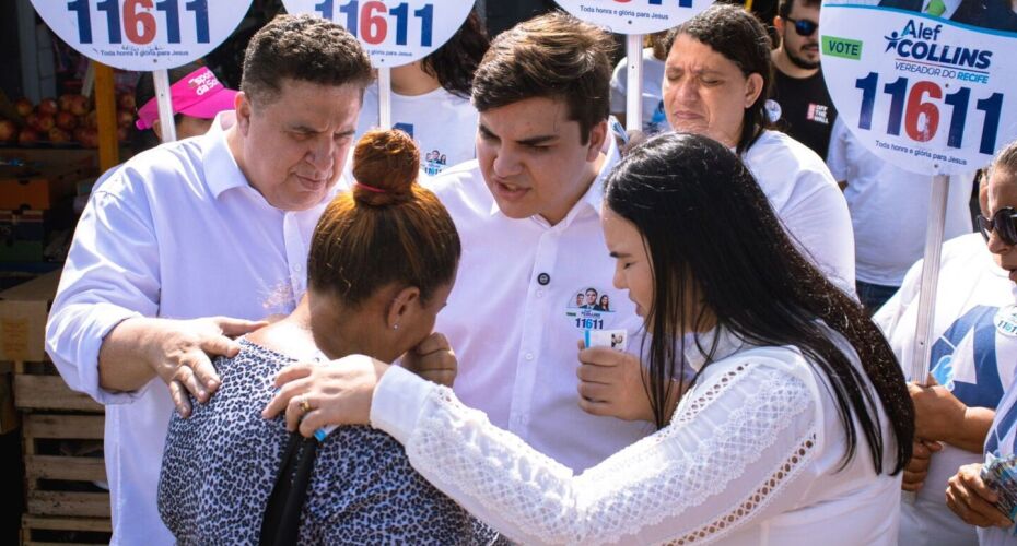 Alef Collins realiza caminhada no Centro do Recife com o apoio dos pais