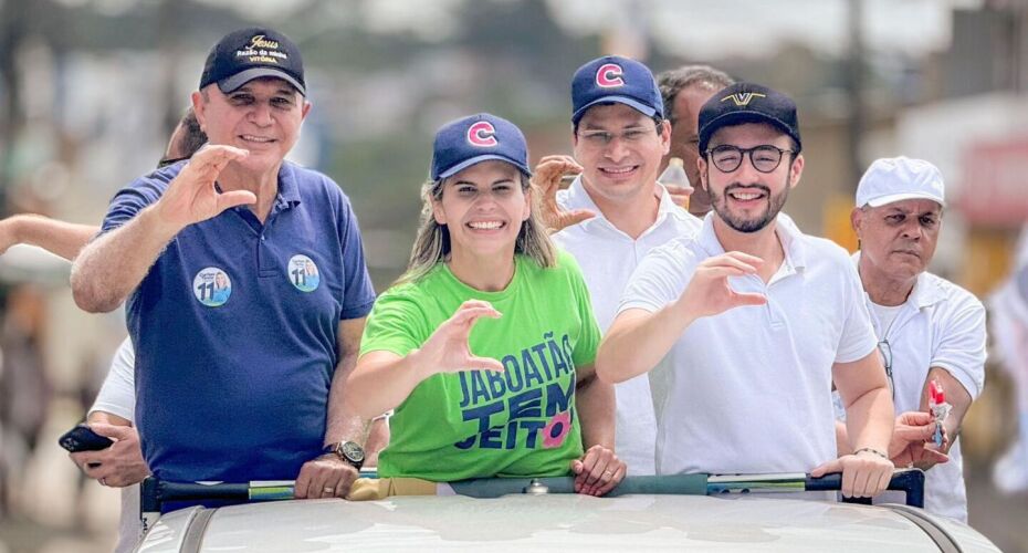 Clarissa Tércio em ato em Jaboatão.