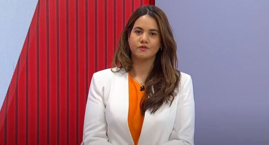 Mirella Almeida durante debate do G1