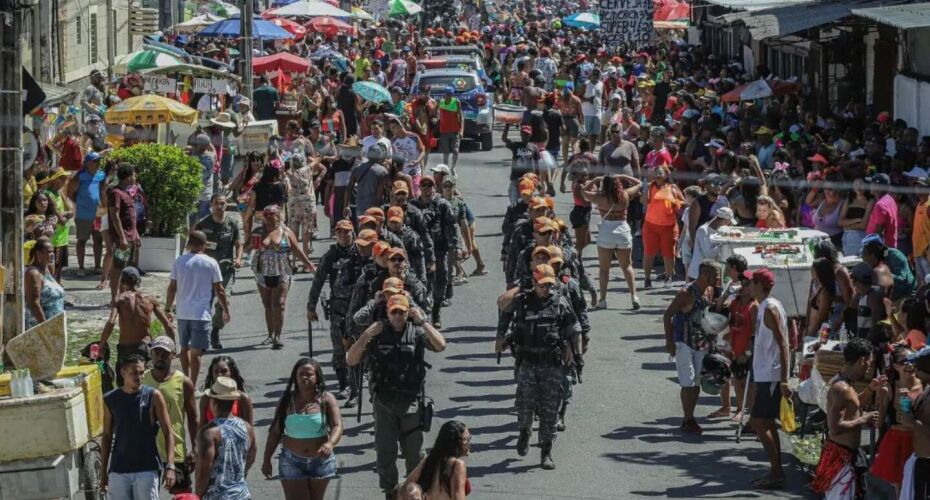 Polícia Militar faz segurança de foliões