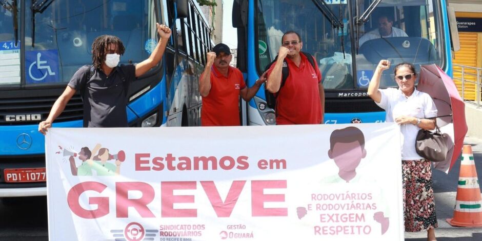 Rodoviários do Recife em ato.