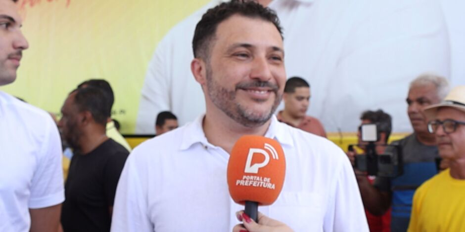 Prefeito de Abreu e Lima, Flávio Gadelha.