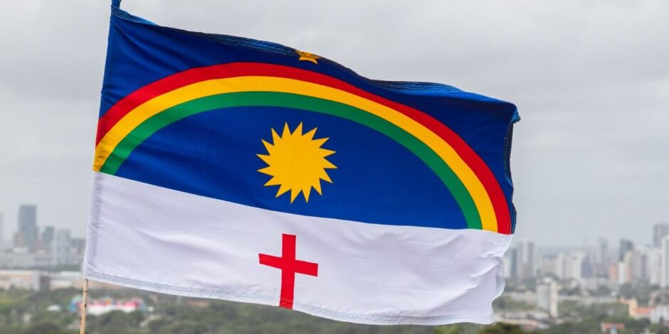Bandeira de Pernambuco simboliza a Revolu&ccedil;&atilde;o de 1817 e a identidade hist&oacute;rica do Estado.