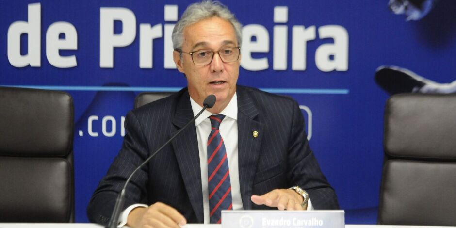 Evandro Carvalho, presidente da Federa&ccedil;&atilde;o Pernambucana de Futebol.