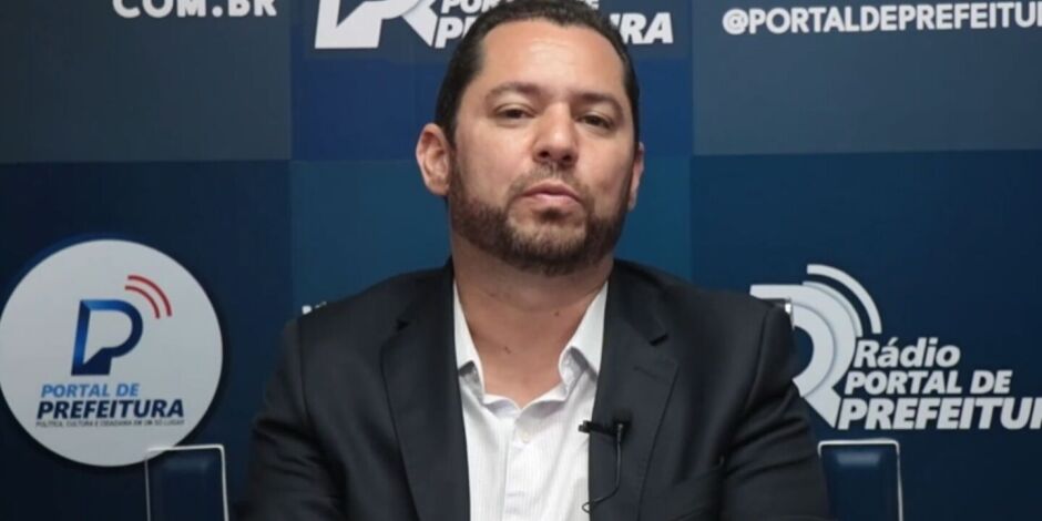 Romerinho Jatob&aacute; afirma que pretende disputar elei&ccedil;&otilde;es para presidente da FPF.