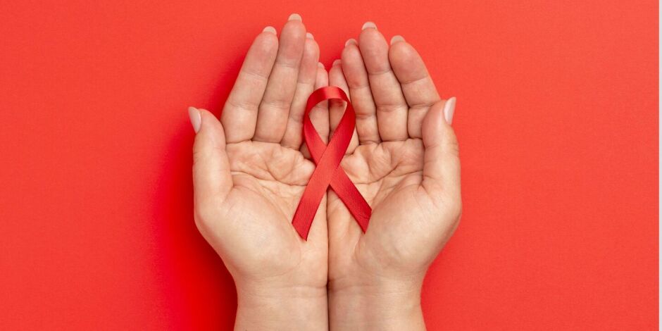 A data de 1&ordm; de dezembro mobiliza o mundo pela preven&ccedil;&atilde;o, testagem e respeito &agrave;s pessoas que vivem com HIV.