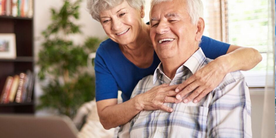 Trabalhador idoso segue atento &agrave;s mudan&ccedil;as que podem reduzir despesas com anuidades profissionais.